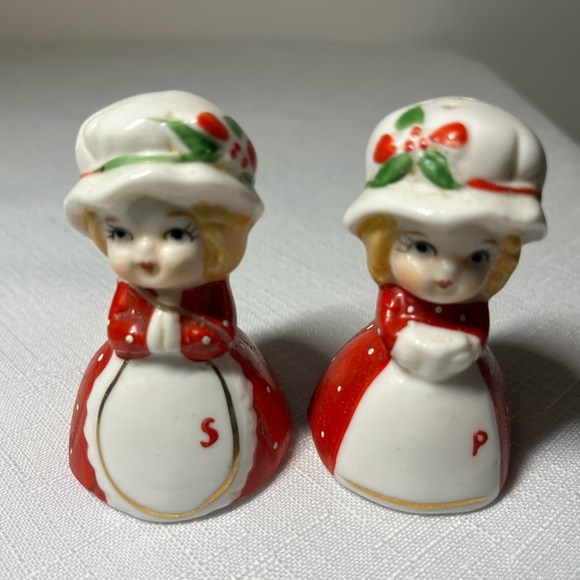 Vintage Christmas Girl Elf Pixie Gnome Salt Pepper Shakers Napco Kitschy Brinn’s - Picture 2 of 4